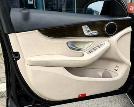 Черный Мерседес Ц-Класс, объемом двигателя 1.99 л и пробегом 235 тыс. км за 19500 $, фото 23 на Automoto.ua