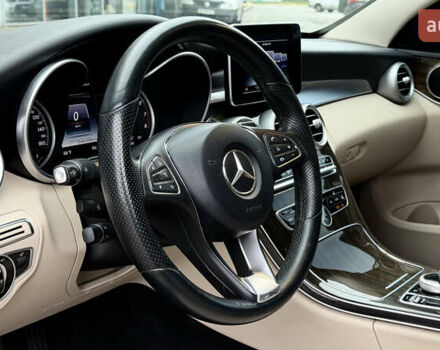 Черный Мерседес Ц-Класс, объемом двигателя 1.99 л и пробегом 235 тыс. км за 19500 $, фото 25 на Automoto.ua