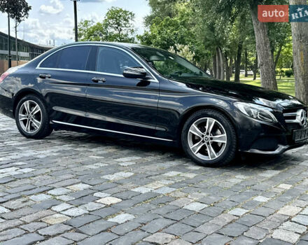 Черный Мерседес Ц-Класс, объемом двигателя 1.6 л и пробегом 232 тыс. км за 18777 $, фото 48 на Automoto.ua