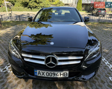 Чорний Мерседес Ц-Клас, об'ємом двигуна 2 л та пробігом 170 тис. км за 18500 $, фото 4 на Automoto.ua