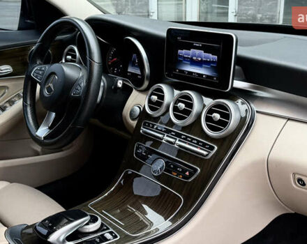 Черный Мерседес Ц-Класс, объемом двигателя 1.99 л и пробегом 235 тыс. км за 19500 $, фото 19 на Automoto.ua