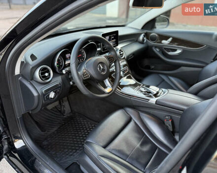 Чорний Мерседес Ц-Клас, об'ємом двигуна 1.99 л та пробігом 170 тис. км за 16500 $, фото 7 на Automoto.ua
