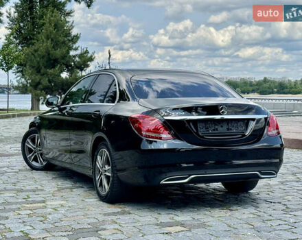 Черный Мерседес Ц-Класс, объемом двигателя 1.6 л и пробегом 232 тыс. км за 18777 $, фото 2 на Automoto.ua