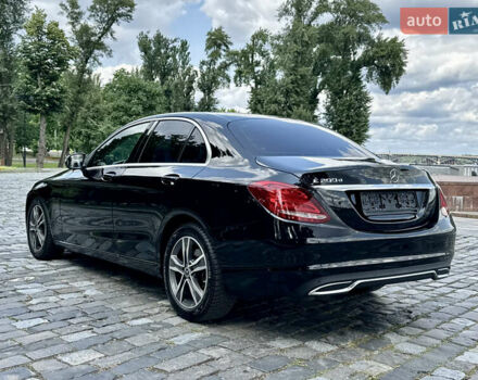Черный Мерседес Ц-Класс, объемом двигателя 1.6 л и пробегом 232 тыс. км за 18777 $, фото 104 на Automoto.ua