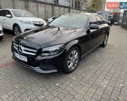 Черный Мерседес Ц-Класс, объемом двигателя 2 л и пробегом 235 тыс. км за 15000 $, фото 4 на Automoto.ua