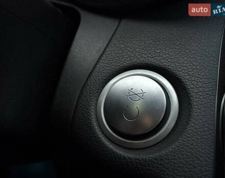 Черный Мерседес Ц-Класс, объемом двигателя 3 л и пробегом 105 тыс. км за 25000 $, фото 31 на Automoto.ua