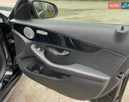 Черный Мерседес Ц-Класс, объемом двигателя 2.14 л и пробегом 340 тыс. км за 18999 $, фото 16 на Automoto.ua