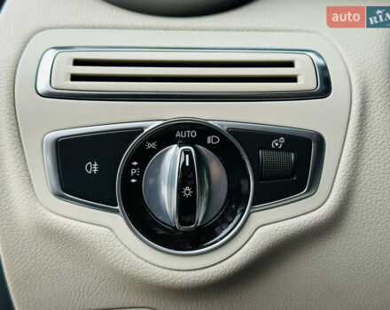 Чорний Мерседес Ц-Клас, об'ємом двигуна 2 л та пробігом 117 тис. км за 17500 $, фото 34 на Automoto.ua