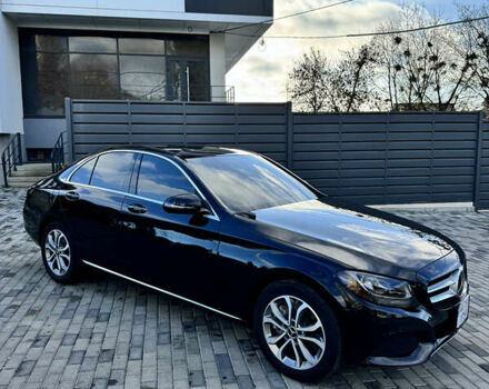 Чорний Мерседес Ц-Клас, об'ємом двигуна 2 л та пробігом 75 тис. км за 27500 $, фото 2 на Automoto.ua