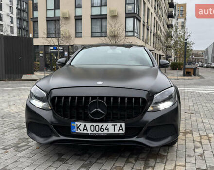 Чорний Мерседес Ц-Клас, об'ємом двигуна 2 л та пробігом 112 тис. км за 23200 $, фото 3 на Automoto.ua