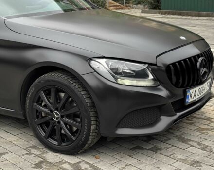 Чорний Мерседес Ц-Клас, об'ємом двигуна 2 л та пробігом 112 тис. км за 22600 $, фото 2 на Automoto.ua