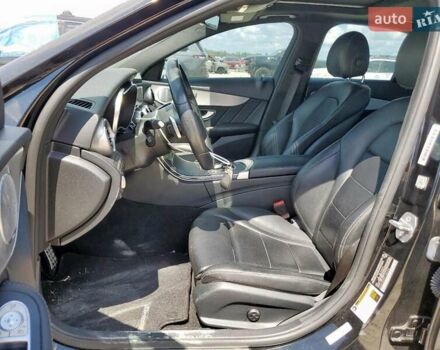 Черный Мерседес Ц-Класс, объемом двигателя 2 л и пробегом 61 тыс. км за 6000 $, фото 6 на Automoto.ua