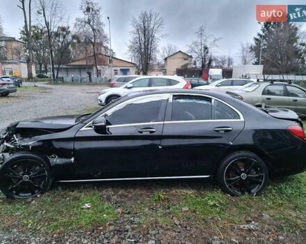 Черный Мерседес Ц-Класс, объемом двигателя 1.99 л и пробегом 85 тыс. км за 10999 $, фото 4 на Automoto.ua