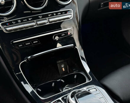 Черный Мерседес Ц-Класс, объемом двигателя 1.99 л и пробегом 48 тыс. км за 35000 $, фото 56 на Automoto.ua