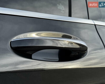 Черный Мерседес Ц-Класс, объемом двигателя 1.99 л и пробегом 48 тыс. км за 35000 $, фото 30 на Automoto.ua