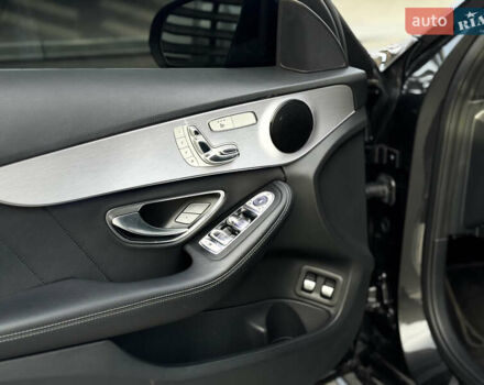 Черный Мерседес Ц-Класс, объемом двигателя 1.99 л и пробегом 48 тыс. км за 35000 $, фото 47 на Automoto.ua