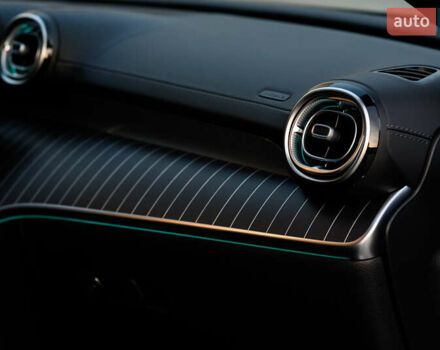 Чорний Мерседес Ц-Клас, об'ємом двигуна 2 л та пробігом 39 тис. км за 48000 $, фото 59 на Automoto.ua