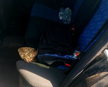 Черный Мерседес Ц-Класс, объемом двигателя 1.8 л и пробегом 270 тыс. км за 1700 $, фото 4 на Automoto.ua