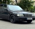 Черный Мерседес Ц-Класс, объемом двигателя 1.8 л и пробегом 425 тыс. км за 1500 $, фото 9 на Automoto.ua