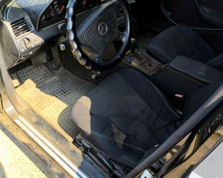 Чорний Мерседес Ц-Клас, об'ємом двигуна 2 л та пробігом 431 тис. км за 3000 $, фото 1 на Automoto.ua