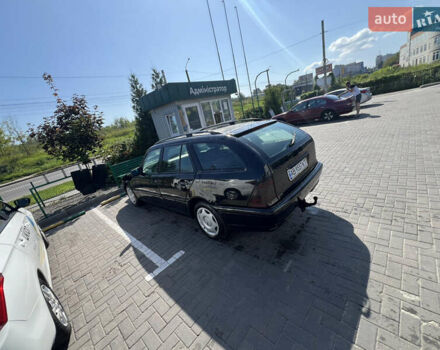 Чорний Мерседес Ц-Клас, об'ємом двигуна 1.8 л та пробігом 330 тис. км за 2800 $, фото 5 на Automoto.ua