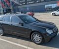 Черный Мерседес Ц-Класс, объемом двигателя 2 л и пробегом 314 тыс. км за 3350 $, фото 2 на Automoto.ua