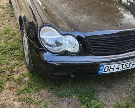 Чорний Мерседес Ц-Клас, об'ємом двигуна 2.1 л та пробігом 500 тис. км за 3950 $, фото 3 на Automoto.ua