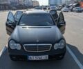 Черный Мерседес Ц-Класс, объемом двигателя 2 л и пробегом 314 тыс. км за 3350 $, фото 9 на Automoto.ua