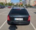 Черный Мерседес Ц-Класс, объемом двигателя 2 л и пробегом 314 тыс. км за 3350 $, фото 5 на Automoto.ua