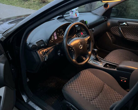 Чорний Мерседес Ц-Клас, об'ємом двигуна 2.69 л та пробігом 360 тис. км за 3750 $, фото 20 на Automoto.ua