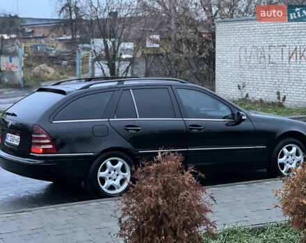 Чорний Мерседес Ц-Клас, об'ємом двигуна 2.69 л та пробігом 360 тис. км за 3750 $, фото 5 на Automoto.ua