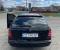 Черный Мерседес Ц-Класс, объемом двигателя 2.2 л и пробегом 380 тыс. км за 6000 $, фото 1 на Automoto.ua