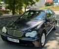 Черный Мерседес Ц-Класс, объемом двигателя 2.15 л и пробегом 200 тыс. км за 3980 $, фото 1 на Automoto.ua