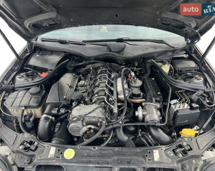 Черный Мерседес Ц-Класс, объемом двигателя 2.69 л и пробегом 352 тыс. км за 4999 $, фото 16 на Automoto.ua