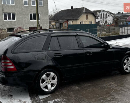 Черный Мерседес Ц-Класс, объемом двигателя 2.2 л и пробегом 401 тыс. км за 2150 $, фото 5 на Automoto.ua