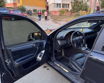 Мерседес Ц-Класс 2002 в Сумах на Automoto.ua Черный Мерседес Ц-Класс, объемом двигателя 2.15 л и пробегом 357 тыс. км за 6499 $, фото 9 на Automoto.ua