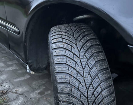 Чорний Мерседес Ц-Клас, об'ємом двигуна 2.69 л та пробігом 360 тис. км за 3750 $, фото 26 на Automoto.ua