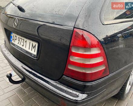 Черный Мерседес Ц-Класс, объемом двигателя 2.69 л и пробегом 275 тыс. км за 4800 $, фото 10 на Automoto.ua