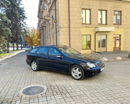 Черный Мерседес Ц-Класс, объемом двигателя 2.2 л и пробегом 250 тыс. км за 2950 $, фото 1 на Automoto.ua