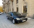 Черный Мерседес Ц-Класс, объемом двигателя 2.2 л и пробегом 250 тыс. км за 2950 $, фото 3 на Automoto.ua