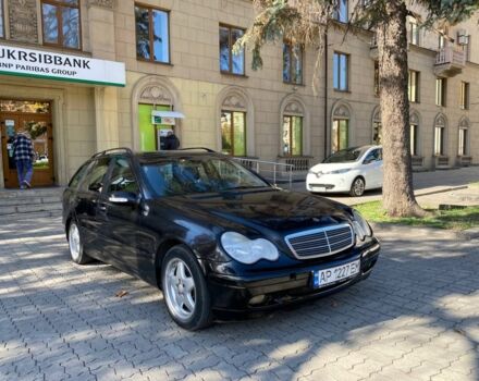 Черный Мерседес Ц-Класс, объемом двигателя 2.2 л и пробегом 250 тыс. км за 2950 $, фото 6 на Automoto.ua