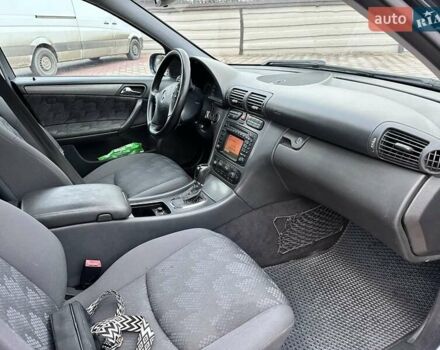 Черный Мерседес Ц-Класс, объемом двигателя 1.8 л и пробегом 385 тыс. км за 3950 $, фото 19 на Automoto.ua