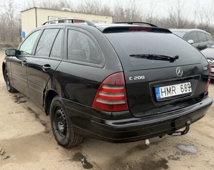 Черный Мерседес Ц-Класс, объемом двигателя 2.2 л и пробегом 350 тыс. км за 1325 $, фото 3 на Automoto.ua