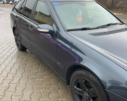 Чорний Мерседес Ц-Клас, об'ємом двигуна 2.2 л та пробігом 200 тис. км за 4200 $, фото 4 на Automoto.ua