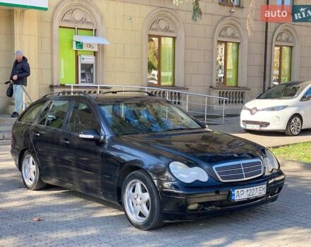 Черный Мерседес Ц-Класс, объемом двигателя 2.15 л и пробегом 250 тыс. км за 2950 $, фото 9 на Automoto.ua
