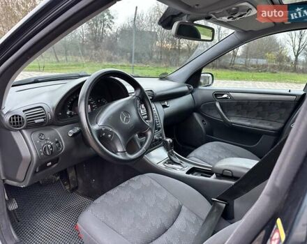 Черный Мерседес Ц-Класс, объемом двигателя 1.8 л и пробегом 385 тыс. км за 3950 $, фото 15 на Automoto.ua