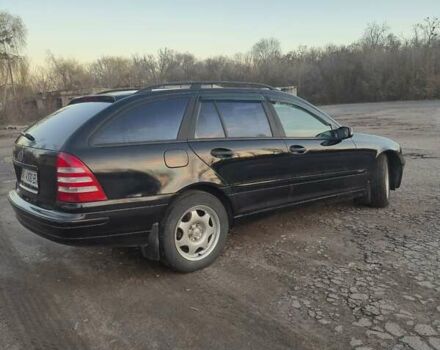 Черный Мерседес Ц-Класс, объемом двигателя 1.8 л и пробегом 355 тыс. км за 4000 $, фото 4 на Automoto.ua