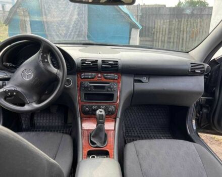 Черный Мерседес Ц-Класс, объемом двигателя 2.1 л и пробегом 399 тыс. км за 3750 $, фото 9 на Automoto.ua