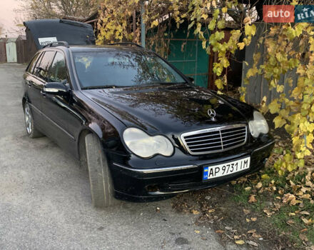 Черный Мерседес Ц-Класс, объемом двигателя 2.69 л и пробегом 275 тыс. км за 4800 $, фото 5 на Automoto.ua