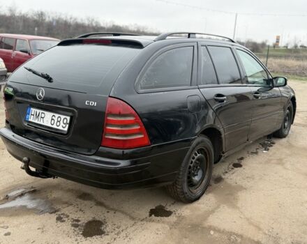 Черный Мерседес Ц-Класс, объемом двигателя 2.2 л и пробегом 350 тыс. км за 1325 $, фото 2 на Automoto.ua